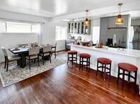 Building Photo - 1230 N Hollywood Way