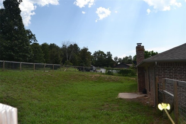 Building Photo - 16904 Meadow Lake Cir