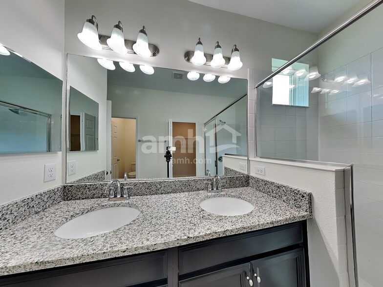 Building Photo - 8634 Firefly Pl