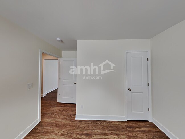 Building Photo - 5072 Trailwater Dr