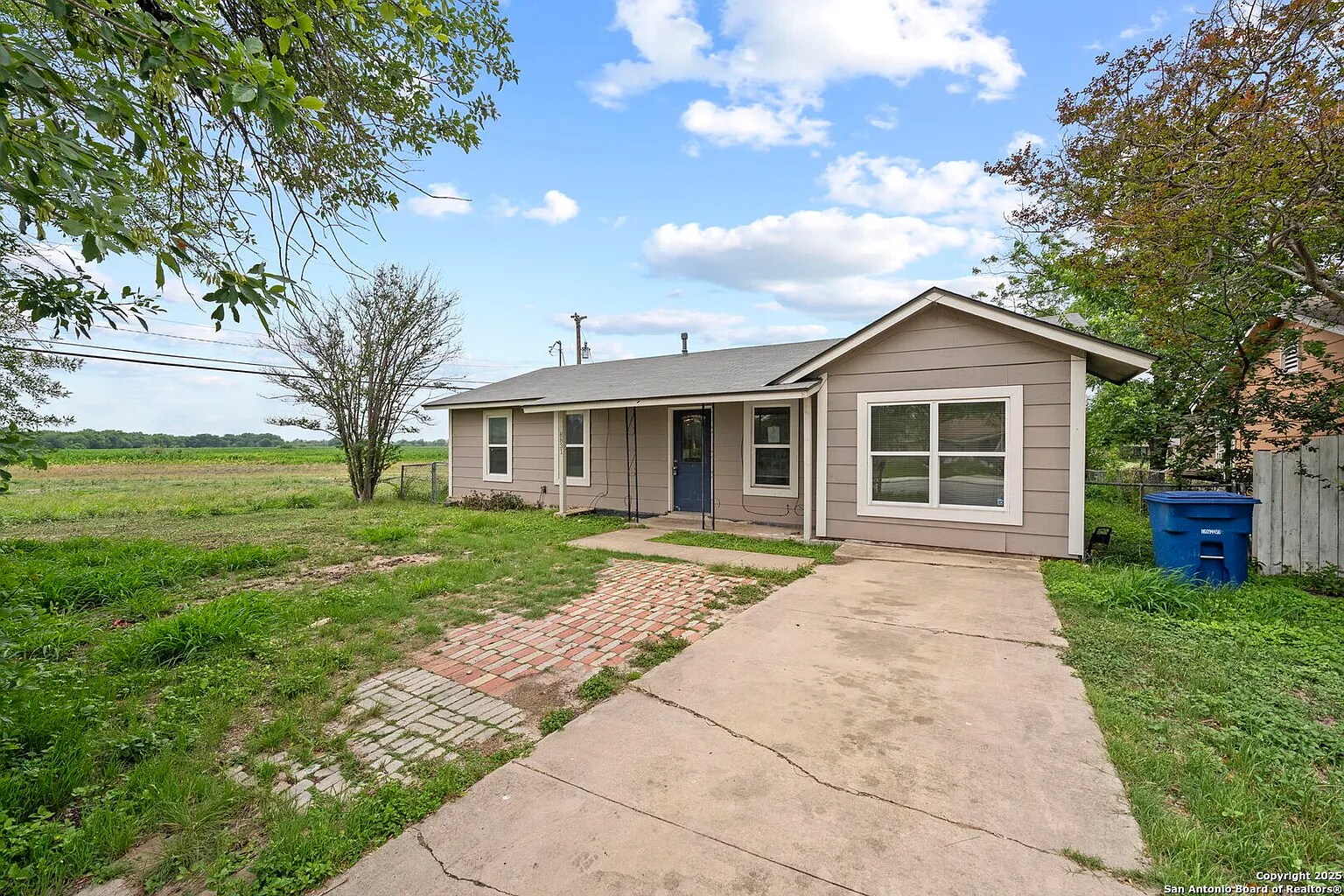 Building Photo - 8831 Hunters Creek St