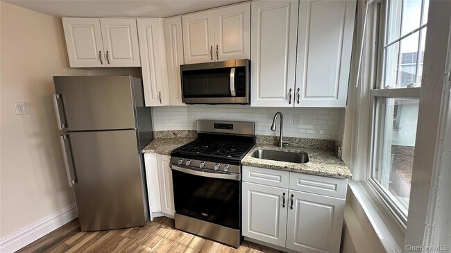 Building Photo - 539 W 232nd St