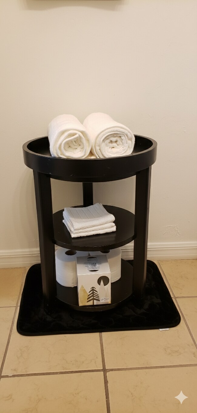 Building Photo - 6519 W Newberry Rd