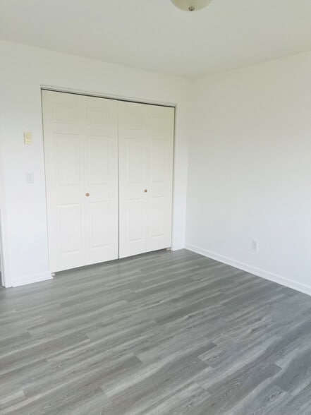 Building Photo - 2112 Hamilton Ave