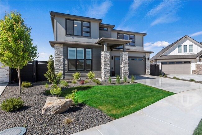 Building Photo - Custom Model Home on the Meridian Bluff