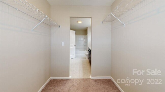 Building Photo - 8550 River Ridge Dr