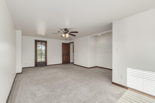 Building Photo - 16915 E Jacklin Dr