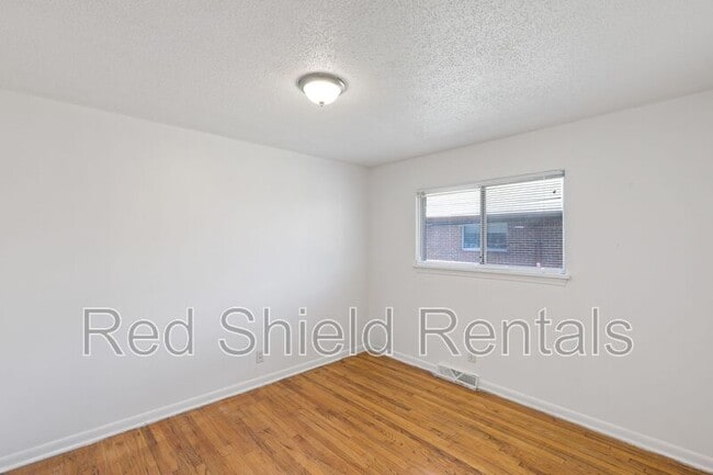 Building Photo - 944 Holmes Rd