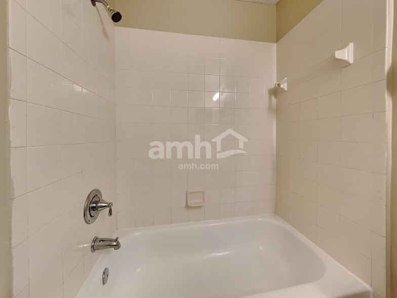 Building Photo - 334 Turtle Dove Dr