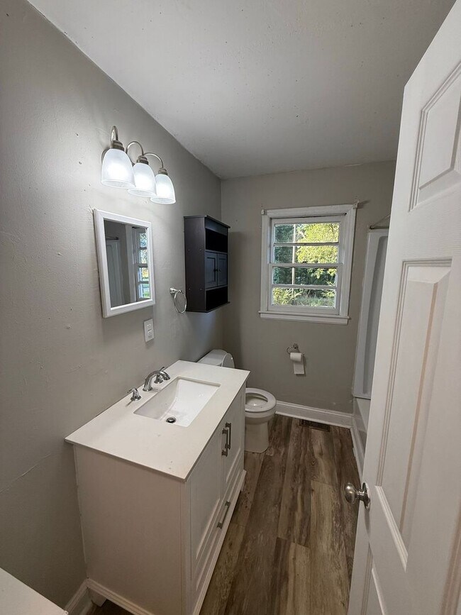 Building Photo - 3-Bedroom, 1-Bath Home in Sharon, SC
