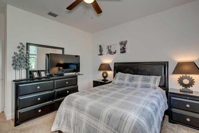 Building Photo - 495 NE Abaca Way