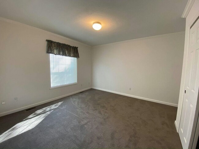 Building Photo - 8854 Breinig Run Cir