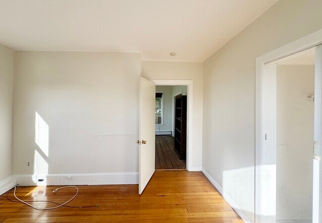 Building Photo - 253 Webster St