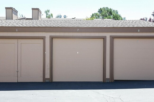 Building Photo - Beautiful and very Spacious 1BR 1BA Condo in Mountain View