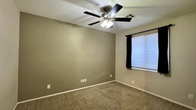 Building Photo - 1362 W. Roadrunner Dr.