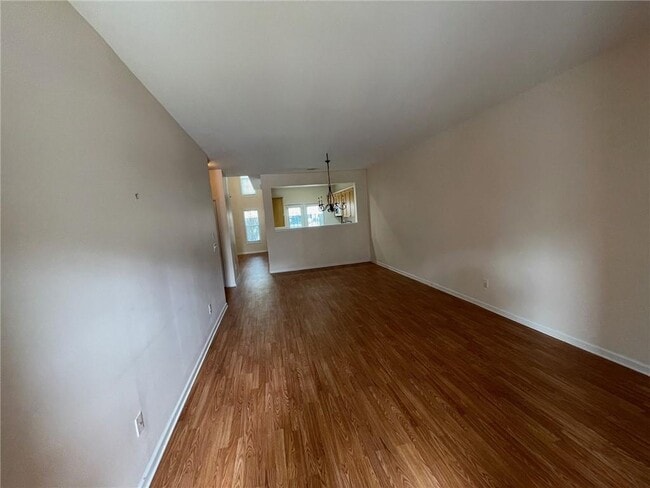 Building Photo - 2369 Suwanee Pointe Dr