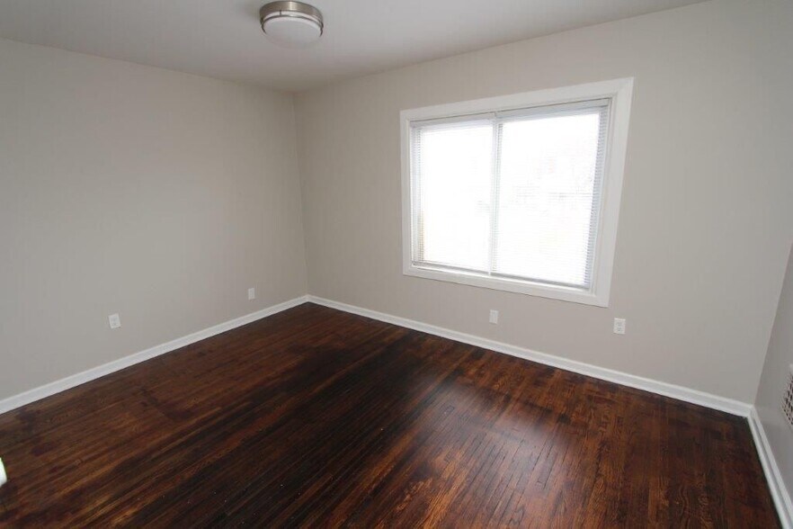 Building Photo - 448 S Huron Ave