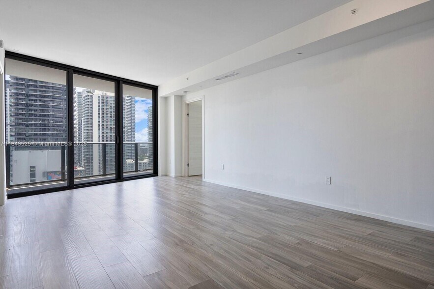 Building Photo - 801 S Miami Ave