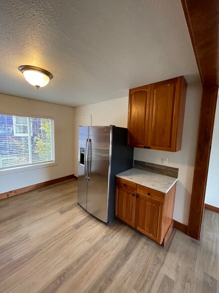 Building Photo - 1204 W Story St