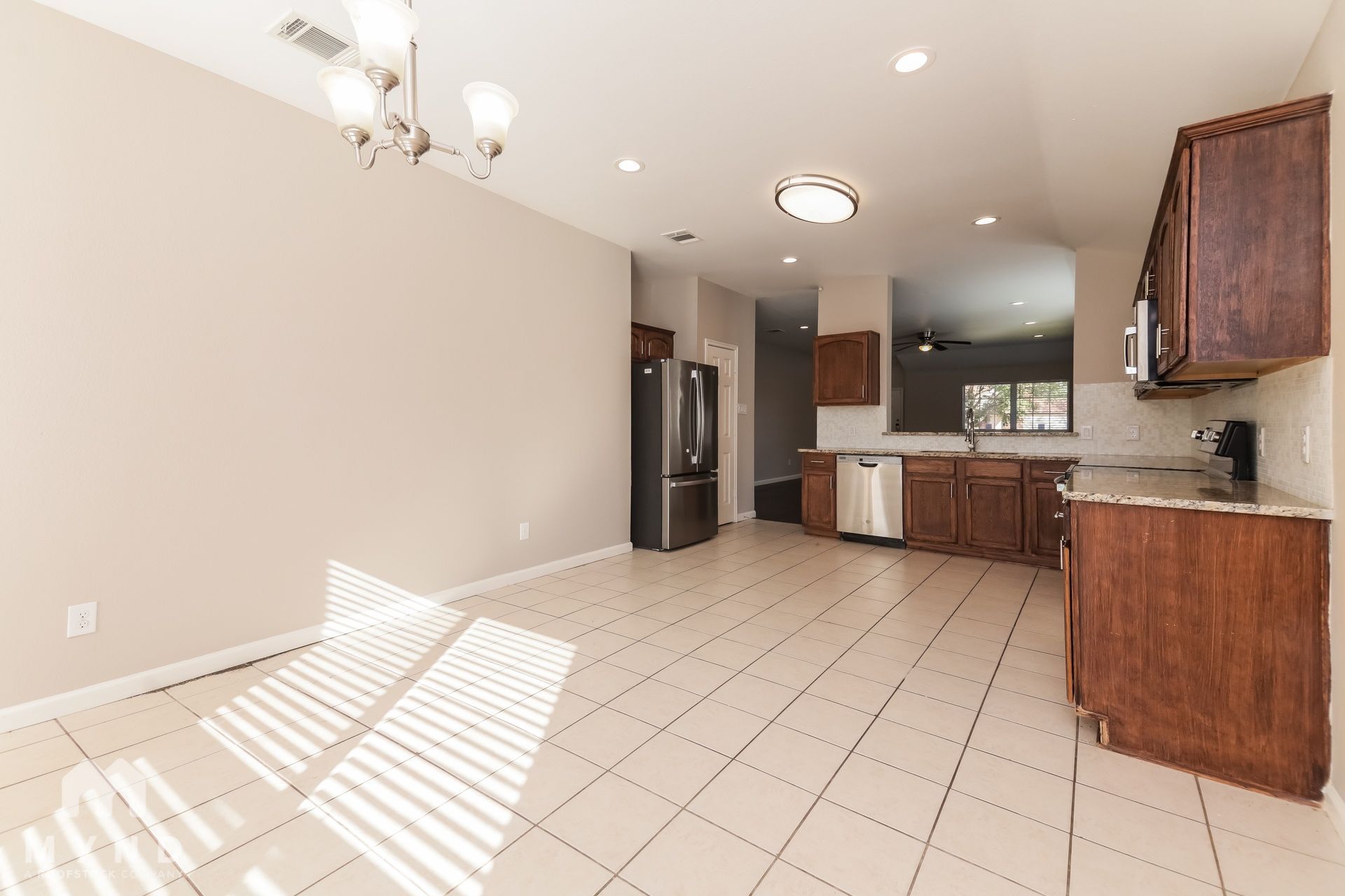 Building Photo - 729 Mahogany Dr