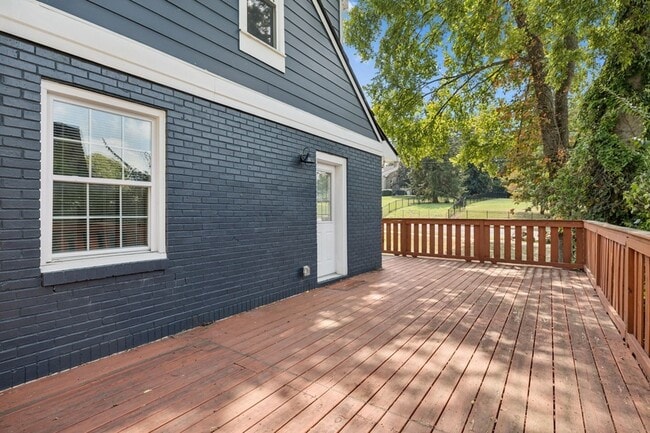 Building Photo - 1615 Cahal Ave