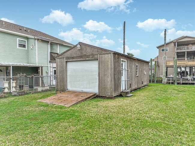 Building Photo - 5 Highland Dr