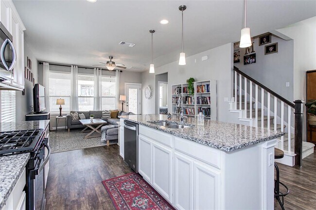 Building Photo - 5305 Traviston Dr