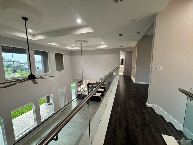 Building Photo - 33 Ensenada Ave