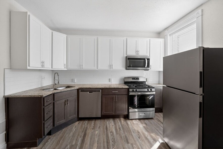 Building Photo - 2918 Sidney St