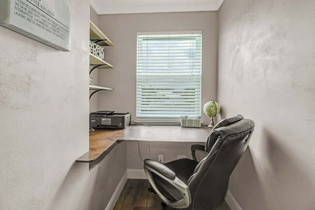 Building Photo - 1081 Hollygate Ln