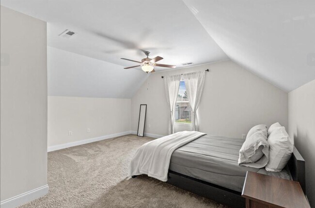 Building Photo - 224 Fishburn Dr