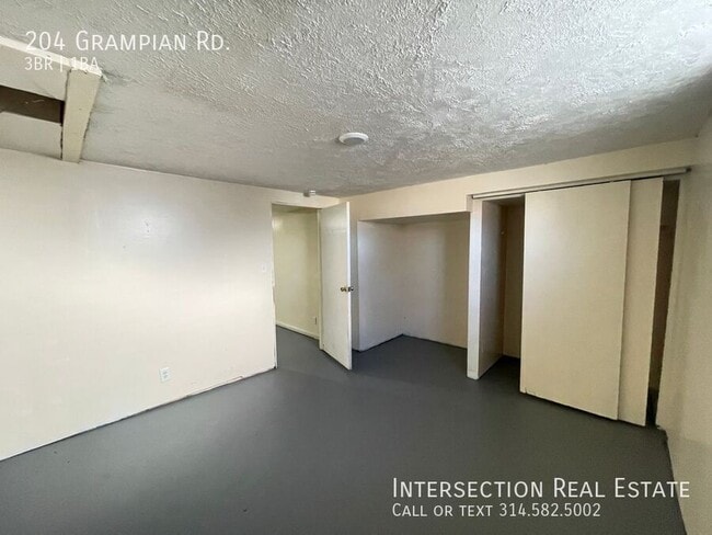 Building Photo - 204 Grampian Rd