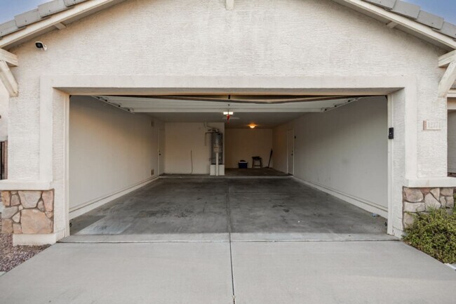 Building Photo - 12374 W Hopi St