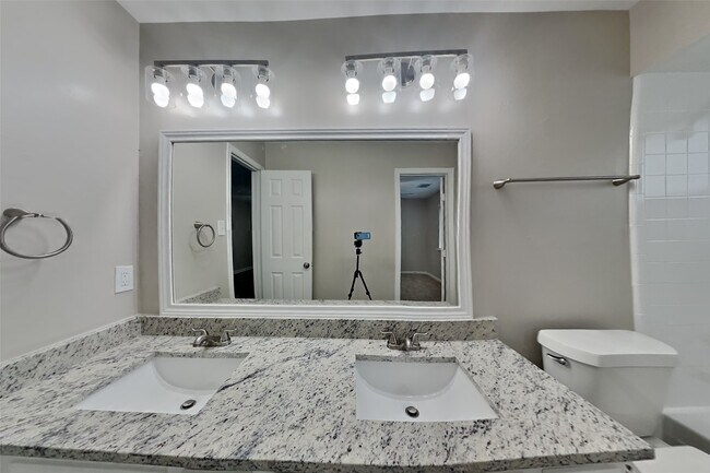 Building Photo - 16306 Ash Point Ln