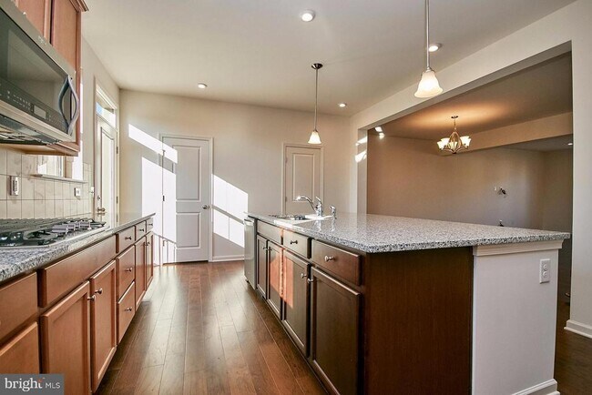 Building Photo - 43428 Robey Sq