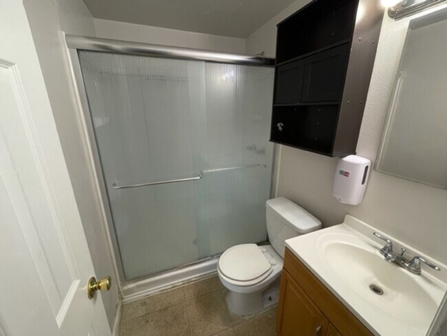 Building Photo - BALANCE OF SEPTEMBER RENT FREE! 1-Bedroom ...