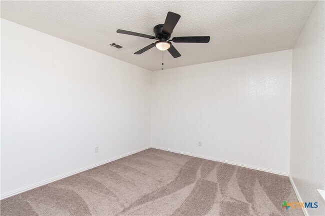 Building Photo - 2104 Corona Dr
