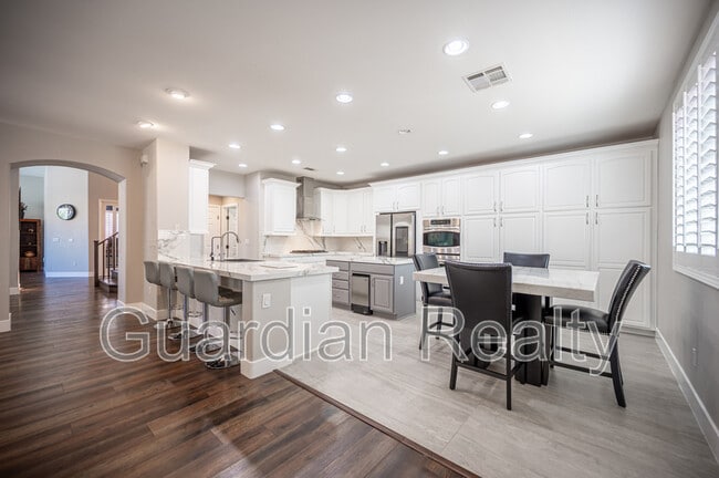 Building Photo - 11112 Pine Greens Ct