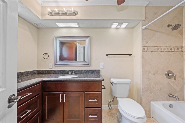 Building Photo - 5123 Shady Oaks Ln