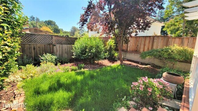 Building Photo - 2 br, 1 bath House - 604 9th Avenue