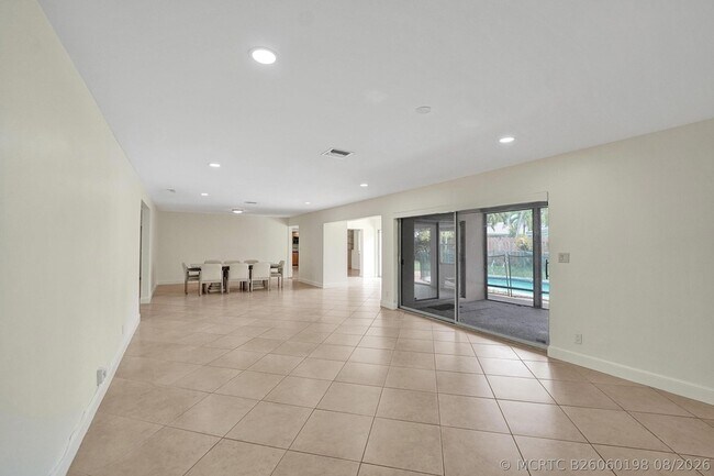 Building Photo - 4721 Sarazen Dr