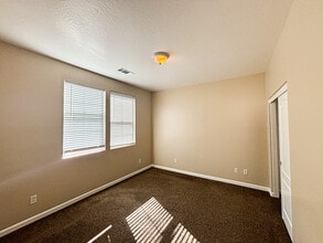 Building Photo - 5537 N Gates Ave