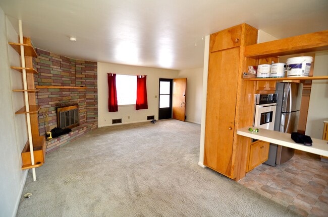 Building Photo - 1223 N 8th Ave