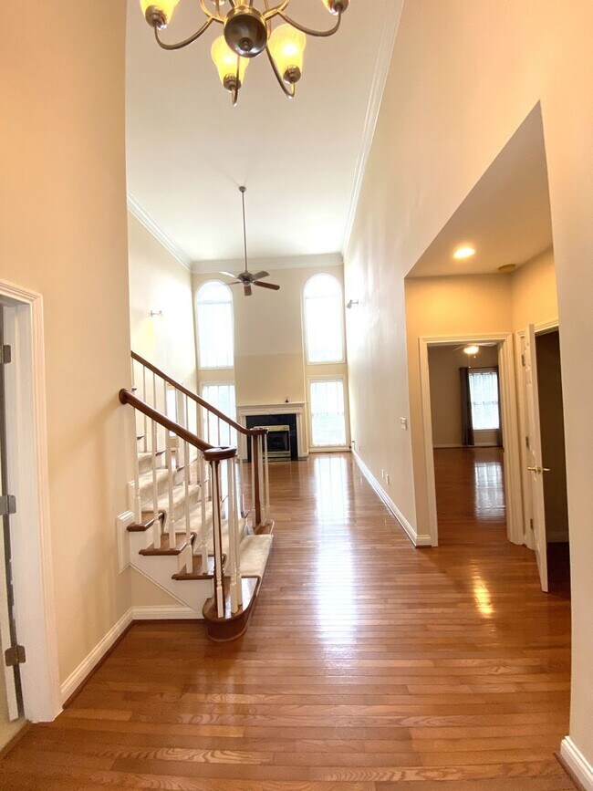 Building Photo - 4224 Evergreen Dr