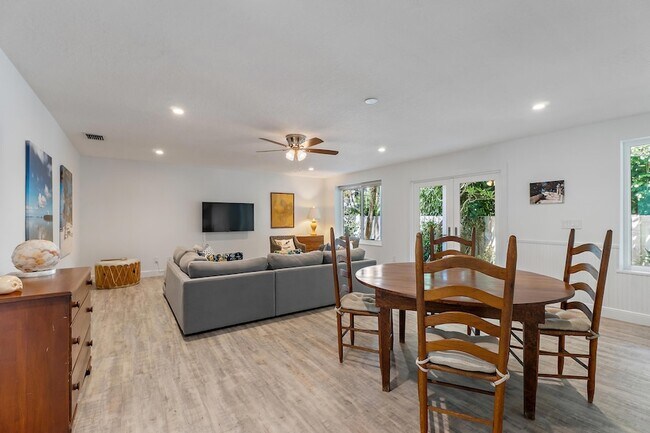 Building Photo - 3463 Canal Ct