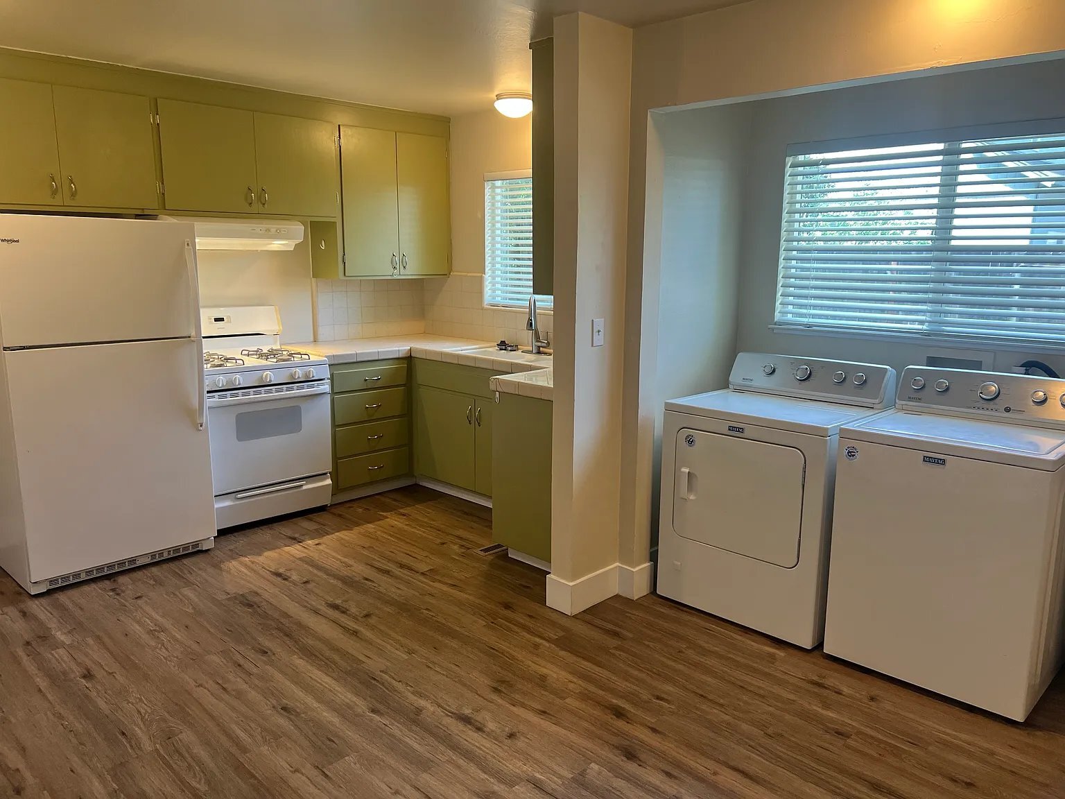 Building Photo - 1219 Burbank Ave