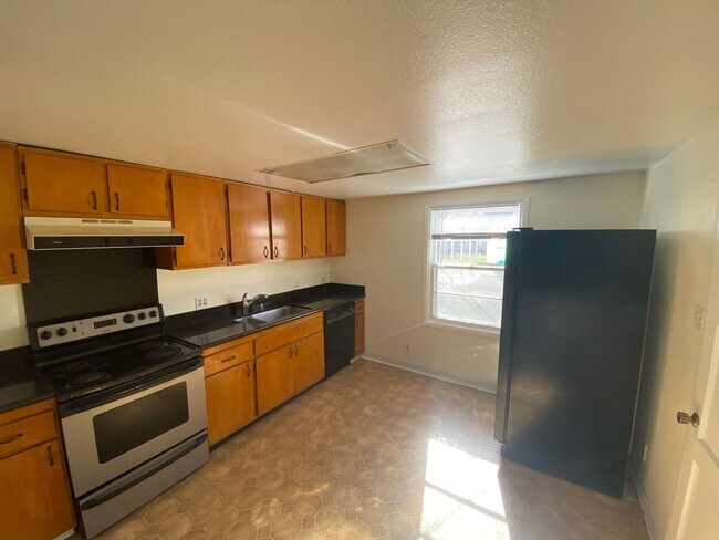 Building Photo - 710 Hood Ave