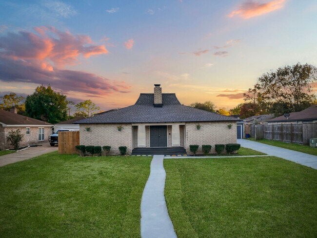 Building Photo - 14007 Overbrook Ln