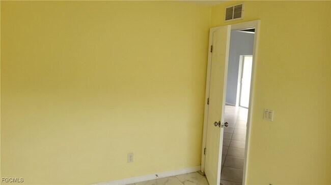 Building Photo - 3217 10th St SW