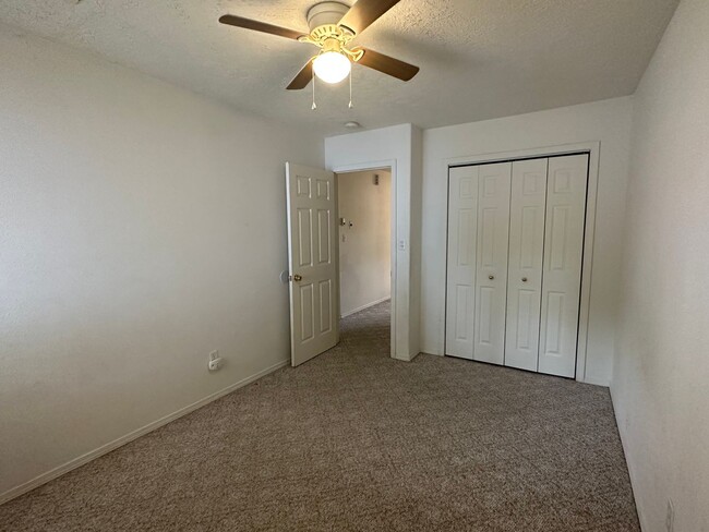 Building Photo - 2 Bedroom 2 Bathroom Duplex Available for ...